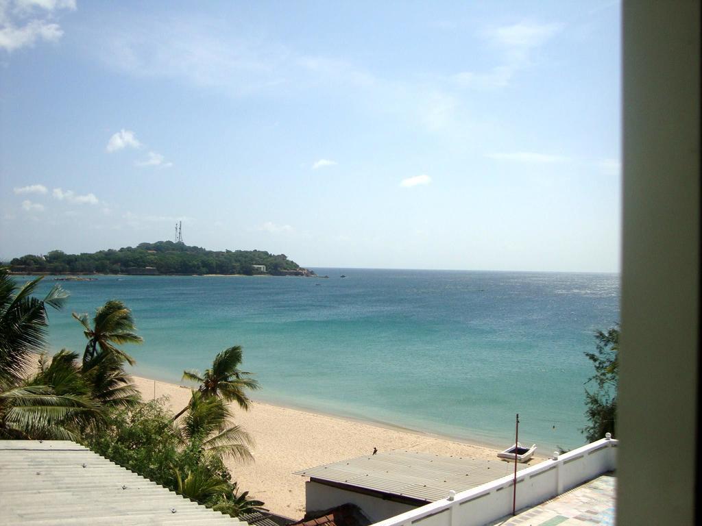 Green Park Beach Hotel تريكونامالاي المظهر الخارجي الصورة
